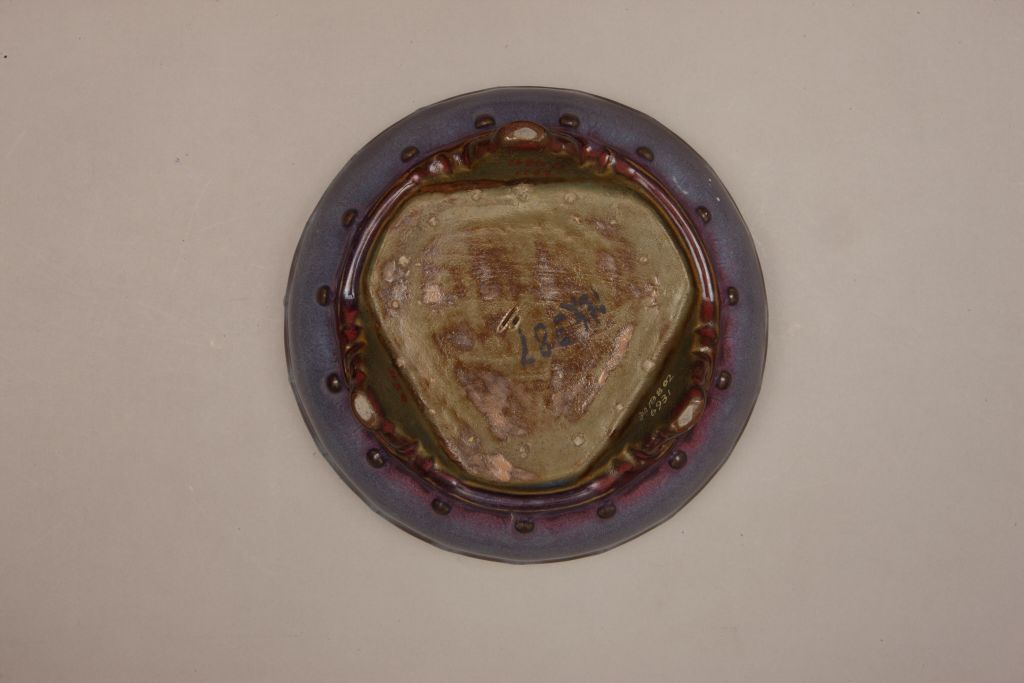 图片[3]-Jun kiln rose purple glaze drum nail tripod flowerpot holder-China Archive